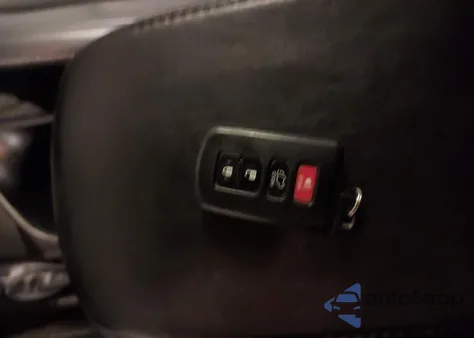 2013 Toyota Rav4 Limited z USA, uszkodzony, nr VIN 2T3DFREV3DW061966